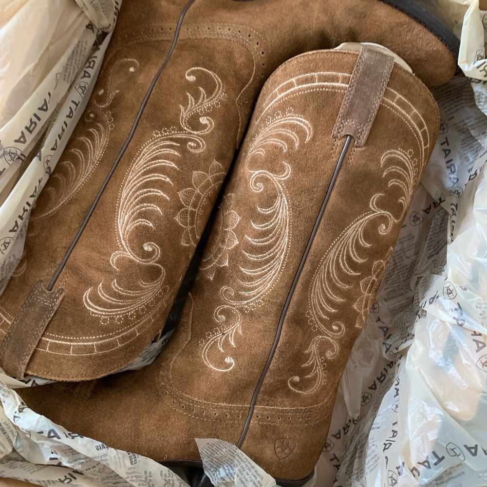 Ariat boots - Picture 2 of 3
